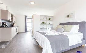 New Delft City View Central Modern Family Top Floor Apartment Utopia 20E